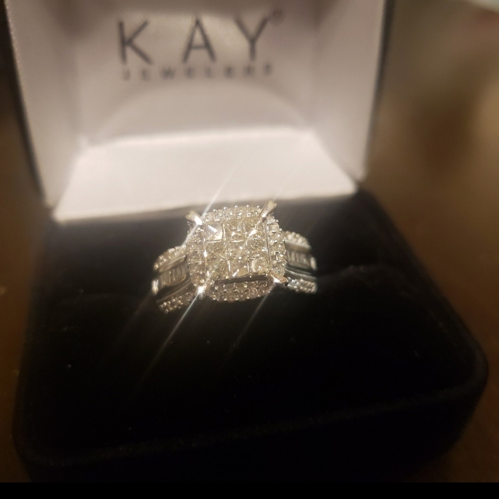 Amazing♥️ 10k gold diamond wedding ring - Picture 14 of 16